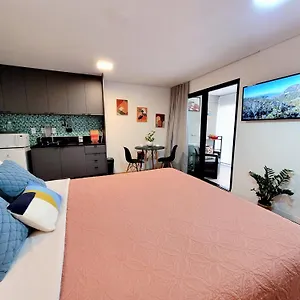 Charmoso Em Pinheiros 250 Metros Da Estacao Oscar Freire Hospital Clinicas Nubank Incor Paulista Apartamento